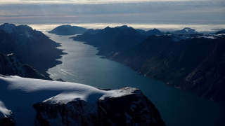 Mỹ xem xét nhiều phương án “sở hữu” Greenland, không loại trừ sử dụng vũ lực