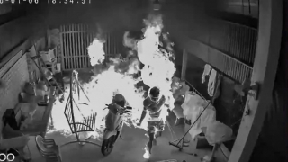 Mâu thuẫn tình cảm, chế xăng tự đốt 2 người tử vong