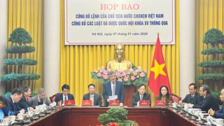 Công bố Lệnh của Chủ tịch nước về 12 luật