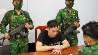 Bắt giữ đối tượng vận chuyển trái phép 2,8 kg ma túy