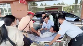CSGT kịp thời dẫn đường đưa người bị đột quỵ đi cấp kịp thời