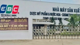 Thu hồi sản phẩm kem chống nắng của chồng ca sĩ Đoàn Di Băng