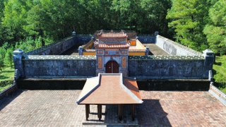 Huế: Yêu cầu tháo dỡ “hạng mục lạ” sau rằm tháng Giêng