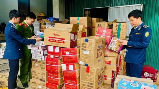 Theo chân trinh sát giữa “vòng xoáy” hàng lậu ở Quảng Trị