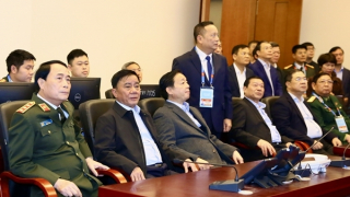 Thường trực Ban Bí thư thăm Trung tâm Chỉ huy Bộ Công an bảo vệ Đại hội XIV của Đảng