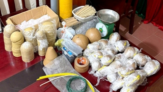 Tự chế pháo nổ, nam sinh lớp 11 bị khởi tố