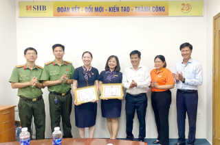 Khen thưởng 2 cán bộ ngân hàng kịp thời ngăn chặn vụ lừa đảo 1,1 tỷ đồng