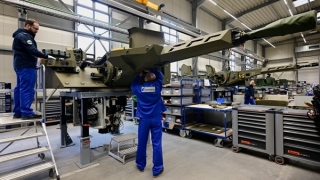 “Nỗi lo” kép của châu Âu