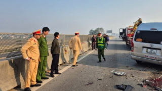 Ba xe ô tô tông nhau, 10 người thương vong trên cao tốc Mai Sơn - Quốc lộ 45