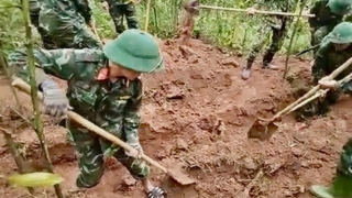 Chiếc bút máy khắc dòng chữ đẹp được phát hiện trong hài cốt liệt sĩ ở vườn tràm