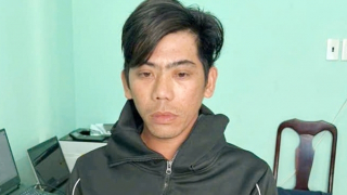 Khởi tố 2 đối tượng côn đồ dùng dao tự chế chém nhầm người