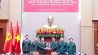 Phối hợp tạo thuận lợi cho hoạt động giao thương, du lịch, đối ngoại, bảo đảm yêu cầu quốc phòng, an ninh