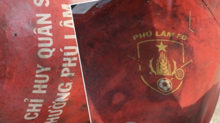 Thi thể mặc trang phục cầu thủ trôi trên sông Rạch Chiếc