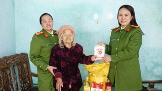 Công an phường Đông Sơn chia sẻ với những phận đời kém may mắn