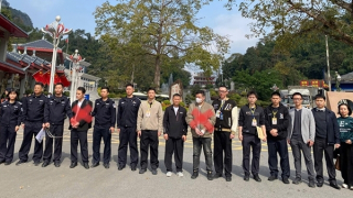 Công an tỉnh Bắc Ninh bàn giao 2 đối tượng truy nã quốc tế cho phía Trung Quốc