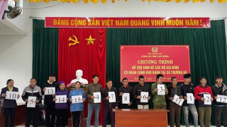 Công an tỉnh Cao Bằng hỗ trợ sinh kế cho hộ gia đình khó khăn tại xã Trường Hà