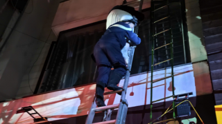 Kịp thời cứu người mắc kẹt trong đám cháy nhờ tận dụng “5 phút vàng”