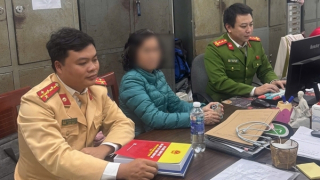 Triệu tập làm việc người phụ nữ cầm loa hô hào đua xe tại hầm Kim Liên