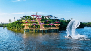 Flyboard Hồ Vua Lê: bùng nổ cảm xúc, hoá thân thành “Iron man”