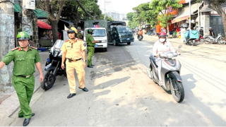 Công an TP Hồ Chí Minh ra quân tổng rà soát, xử lý "xe dù, bến cóc"