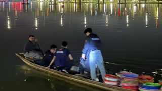 Xuyên đêm giúp dân tìm 2 lượng vàng không may đánh rơi xuống sông Hương