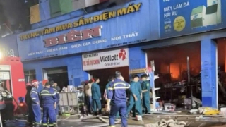 Hai mẹ con tử vong trong vụ cháy Trung tâm điện máy lúc rạng sáng