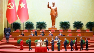 Thông qua danh sách trúng cử Ban Chấp hành Trung ương Đảng khóa XIV