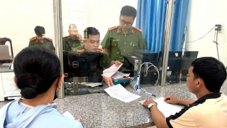 Khi cán bộ Công an về với buôn làng, biển đảo