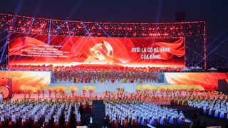 Chương trình nghệ thuật đặc biệt 'Dưới lá cờ vẻ vang của Đảng'