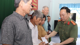 Góp thêm sắc xuân với người dân miệt vườn sông nước Đồng Tháp và Vĩnh Long