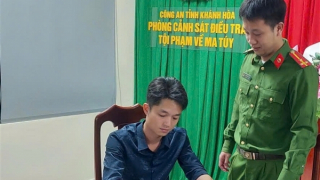 Một đối tượng trốn nã ra trình diện sau khi đọc được thư kêu gọi đầu thú