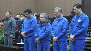 Dàn cựu lãnh đạo Tổng Công ty Xi măng Việt Nam hầu tòa trong vụ thất thoát hơn 381 tỷ đồng