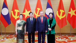 Chiêu đãi trọng thể chào mừng Tổng Bí thư, Chủ tịch nước Lào và Phu nhân