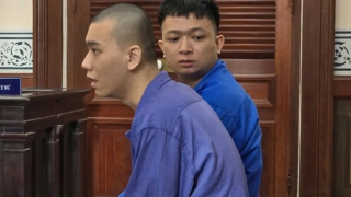 Chuộc hai bé gái khỏi quán karaoke rồi định bán sang Campuchia