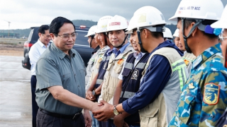Thủ tướng: "Không lãng phí một ngày" trong triển khai các dự án phục vụ APEC tại Phú Quốc