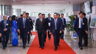 Tổng Bí thư, Chủ tịch nước CHDCND Lào thăm, làm việc tại EVN