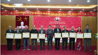 Hà Nội: Phường Thanh Liệt tổ chức trao tặng Huy hiệu Đảng cho 74 đồng chí