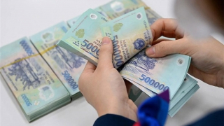 Khấu trừ lương để cưỡng chế thi hành quyết định xử phạt vi phạm hành chính