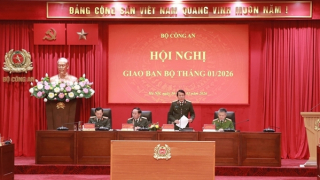 Đổi mới toàn diện tư duy, bảo đảm tuyệt đối an ninh trật tự, kiến tạo cho đất nước phát triển