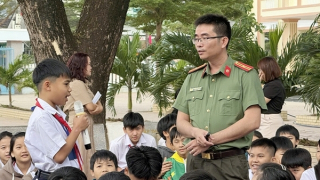 Cảnh giác với chiêu lừa bán vé máy bay, tàu xe online dịp cuối năm