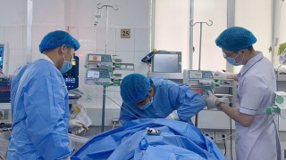 Cứu sống bệnh nhân “thập tử nhất sinh” bằng kỹ thuật hiện đại nhất