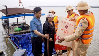 Giữ bình yên sông nước để người dân vui xuân đón Tết