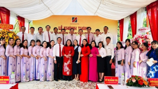 Bàn giao Trường Mầm non Trần Văn Ơn do Agribank Bến Tre tài trợ