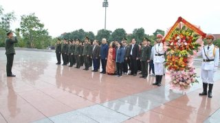 Nhà xuất bản CAND báo công dâng Bác tại Khu lưu niệm Sáu điều Bác Hồ dạy CAND