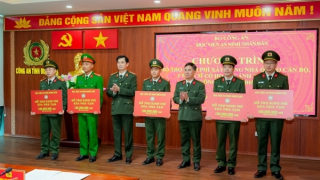 Học viện ANND hỗ trợ 700 triệu đồng xóa nhà tạm tại Điện Biên và Tuyên Quang