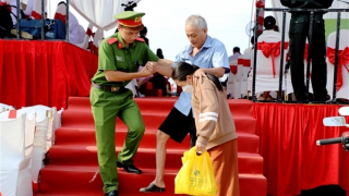 Phụ nữ Công an TP Cần Thơ tỏa sáng tại Hội thi Tết Quân Dân năm 2026