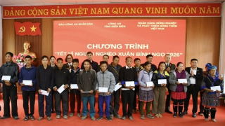 Góp hương xuân, sẻ chia khó khăn với bà con nghèo vùng biên giới Điện Biên