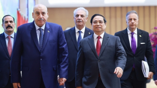 Thủ tướng Chính phủ Phạm Minh Chính hội kiến Chủ tịch Hạ viện Jordan