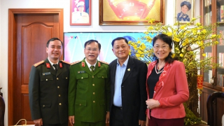 Thứ trưởng Nguyễn Văn Long thăm hỏi, chúc Tết các đồng chí nguyên lãnh đạo Bộ Công an và thân nhân gia đình cố lãnh đạo Bộ