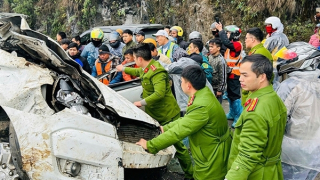 Kịp thời cứu hộ 3 nạn nhân trong vụ ô tô rơi xuống taluy âm